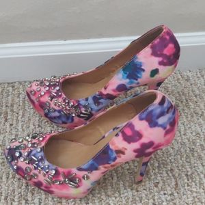 Pink multi color floral heels with studs